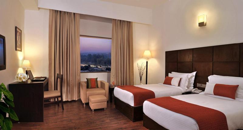 Comfort Inn Tulip Heights Bathinda Exterior foto